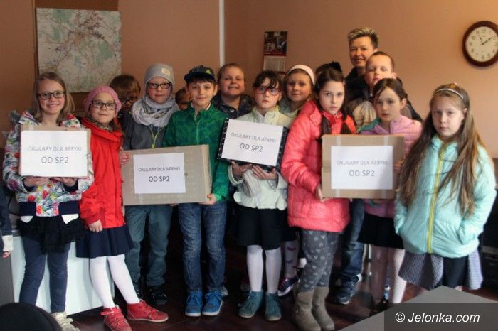 Jelenia Góra: „Dwójka” zebrała okulary dla Afryki
