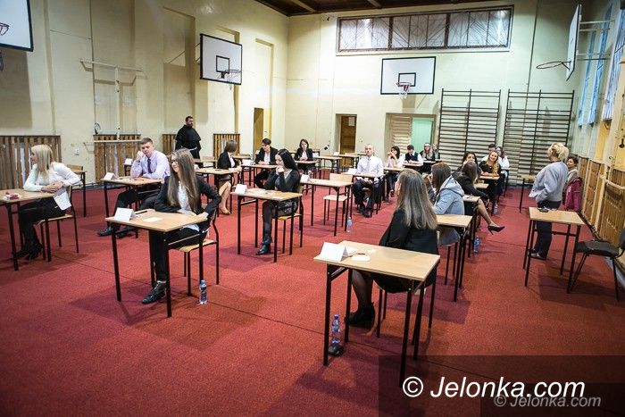Region: Egzamin dojrzałości rozpoczęty