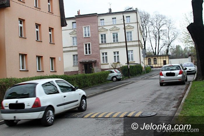 Jelenia Góra: Spowalniacz na Zachodniej naprawiony