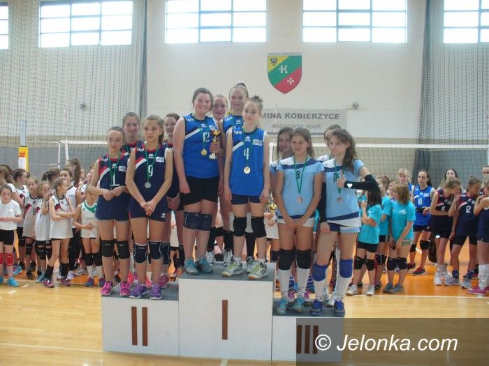 Kobierzyce: Kolejne zwycięstwa janowickich siatkarek