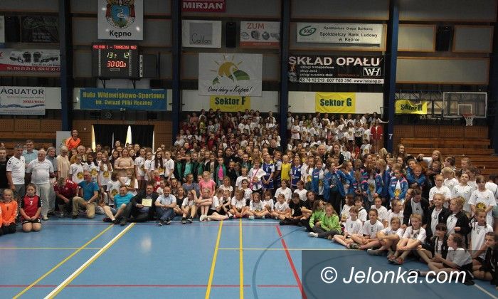 Kępno: Wyróżnienia i sportowa rywalizacja w Kępnie