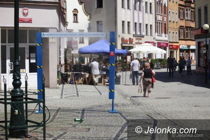 Jelenia Góra: Kurtyny wodne ulgą w czasie upałów
