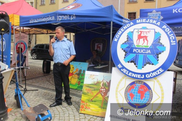 Jelenia Góra: Służby tłumaczyły, jak bezpiecznie spędzić wakacje