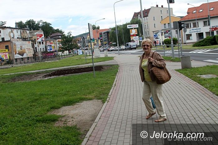 Jelenia Góra: Kiosk w końcu rozebrany