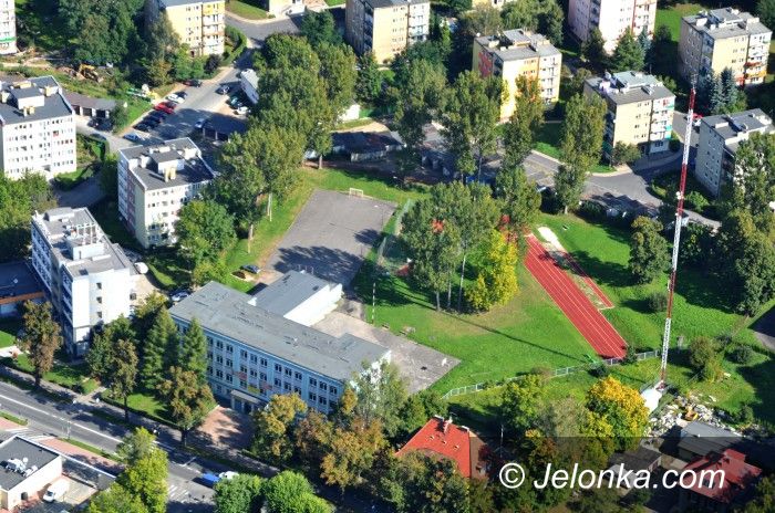 Jelenia Góra: O jeleniogórskiej oświacie i ludziach jej oddanych
