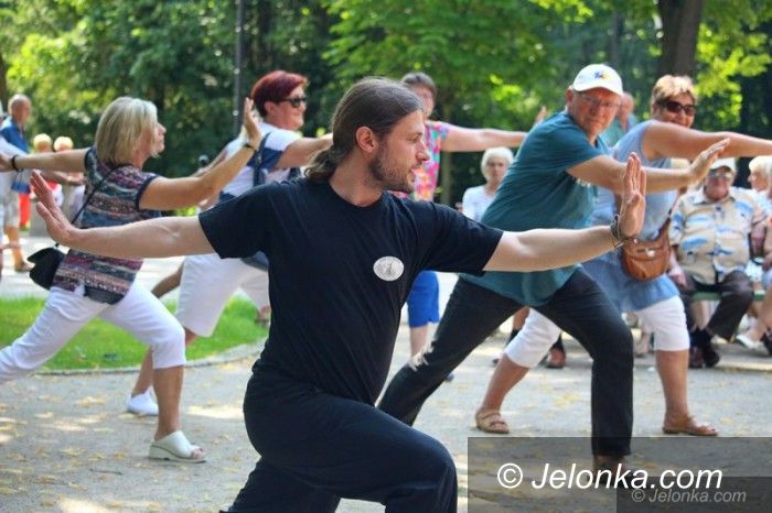 Jelenia Góra: Trenowali tai chi w Parku Zdrojowym