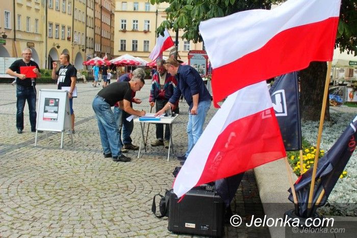 Jelenia Góra: Chcą referendum w sprawie uchodźców