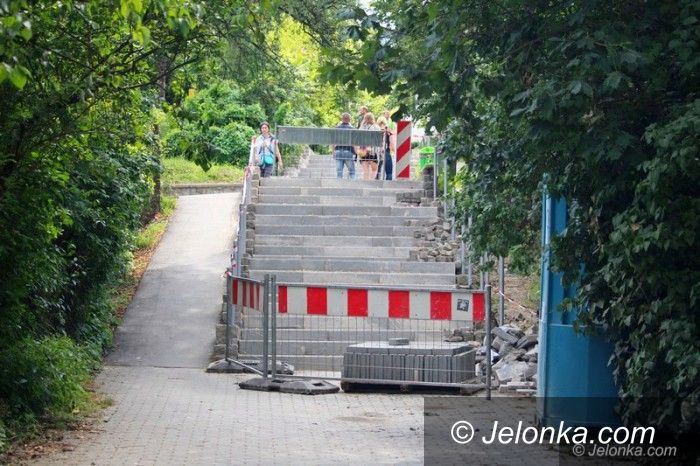 Jelenia Góra: Remont schodków w stronę Chojnika