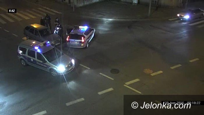 Jelenia Góra: Pijany kierowca o mało nie staranował radiowozu