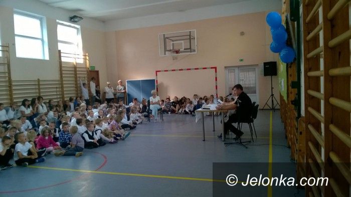 Jelenia Góra: Robert Dudzik i narodowe czytanie w  SP13
