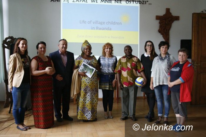 Jelenia Góra: Goście z Rwandy w Rzemiosłach