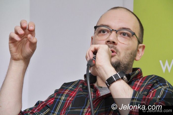 Jelenia Góra: Filip Springer w Książnicy Karkonoskiej