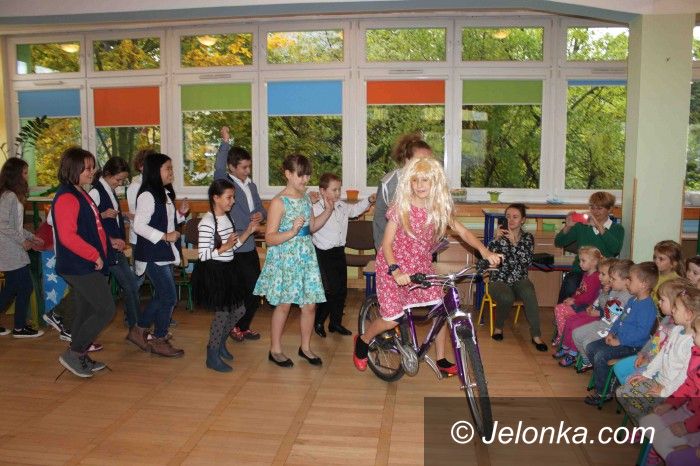 Jelenia Góra: „Maska” poza szkołą… 