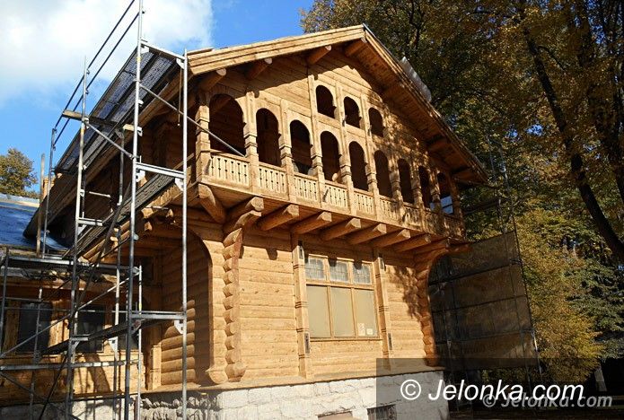 Jelenia Góra: Pawilon Norweski z dnia na dzień pięknieje