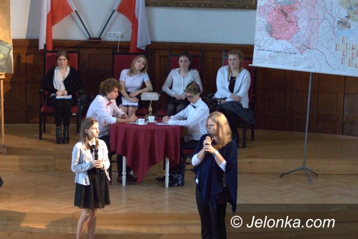 Jelenia Góra: Biało–czerwono w Żeromie
