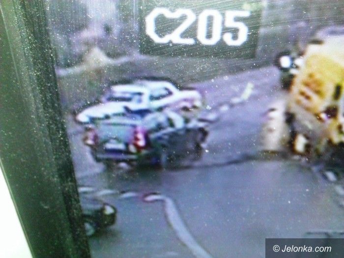 Jelenia Góra: Poszukiwani świadkowie zdarzenia drogowego