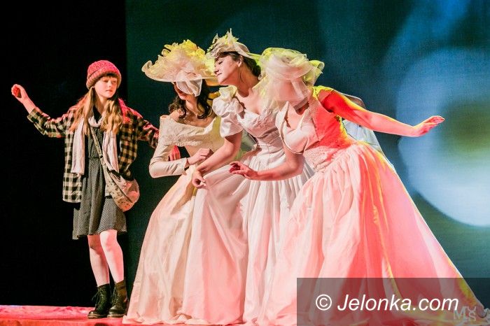 Jelenia Góra: Beatelmania i Królowa śniegu w ZTA