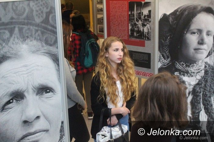 Jelenia Góra: O historii życia pomijanego pisarza w Książnicy
