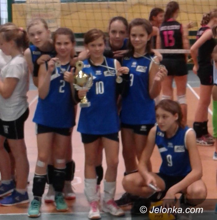 Strzelin: Janowickie siatkarki na podium w Strzelinie