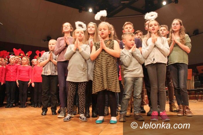 Jelenia Góra: „Dwójka” z jasełkami w filharmonii