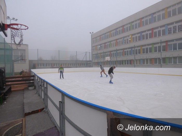 Jelenia Góra: MOS zaprasza na lodowisko