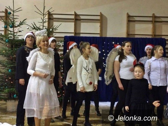 Jelenia Góra: Tłumy na Kiermaszu Bożonarodzeniowym w Sobieszowie!