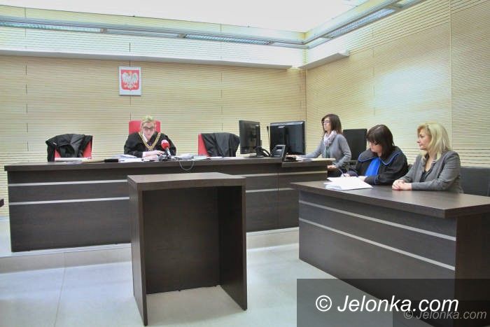 Jelenia Góra: Powiatowa wojenka w sądzie pracy