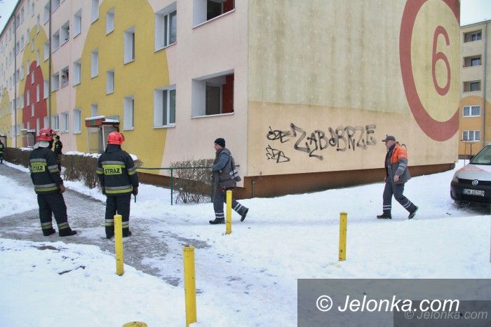 Jelenia Góra: Ewakuacja mieszkańców bloku przy Szymanowskiego