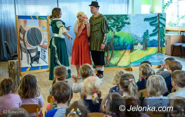 Jelenia Góra: Rodzice zagrali w Okrąglaczku z pasją i sercem