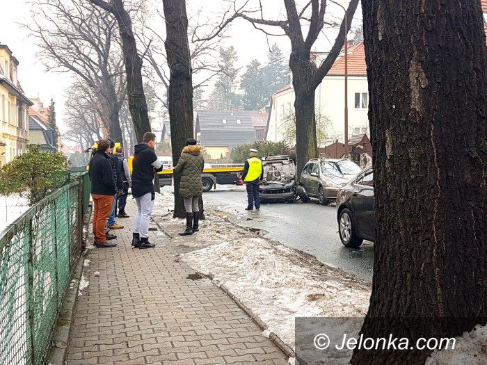 Jelenia Góra: Dachowanie na Słowackiego