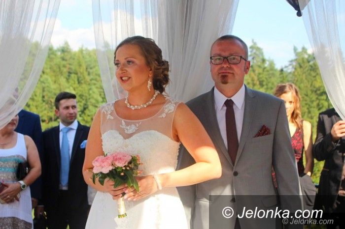 Region: Moda na śluby w plenerze. Jak je zorganizować?