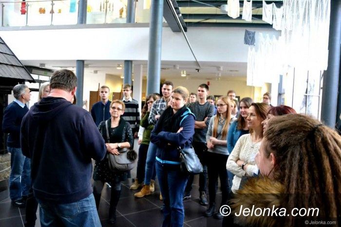Jelenia Góra: Licealiści z regionu zwiedzali Muzeum Karkonoskie