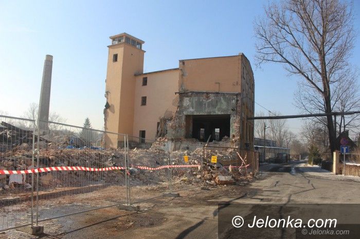 Jelenia Góra: Znikają d. Karkonoskie Zakłady Papiernicze