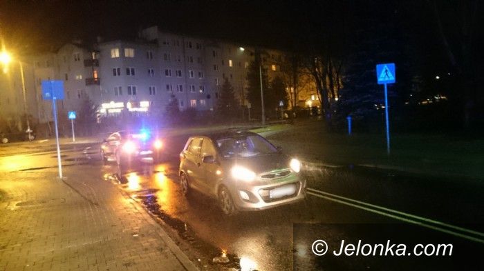 Jelenia Góra: Strażnicy pomogli potrąconemu mężczyźnie