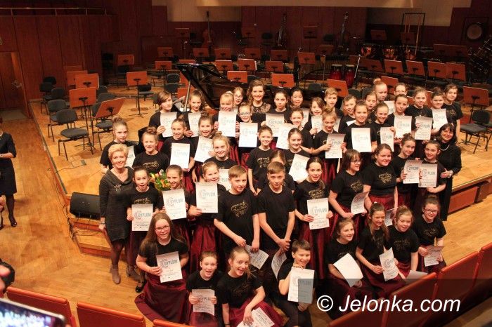 Jelenia Góra: Złote nutki z „Dwójki” wystąpiły w Filharmonii