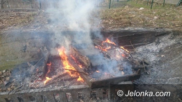 Jelenia Góra: Płonęły meble przy Mickiewicza