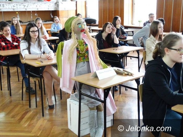 Jelenia Góra: „Dyktando z wiosną w tle" w Handlówce
