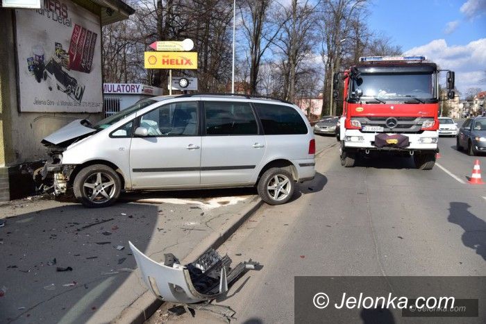 Jelenia Góra: Zderzenie trzech aut na Wolności