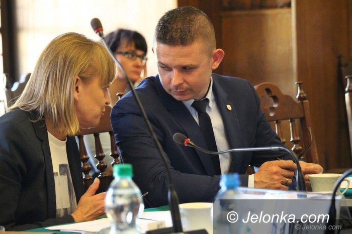 Jelenia Góra: Uchwała „przyklepana”: „Czwórka” do „Jedenastki”