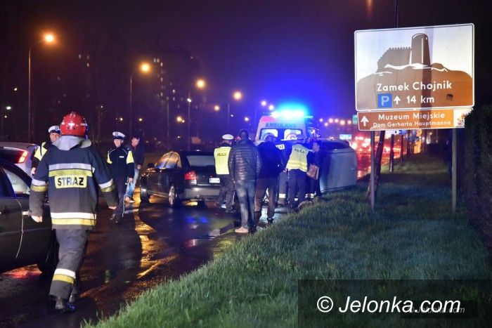 Jelenia Góra: Groźnie wyglądająca kolizja. Policja bada przyczyny