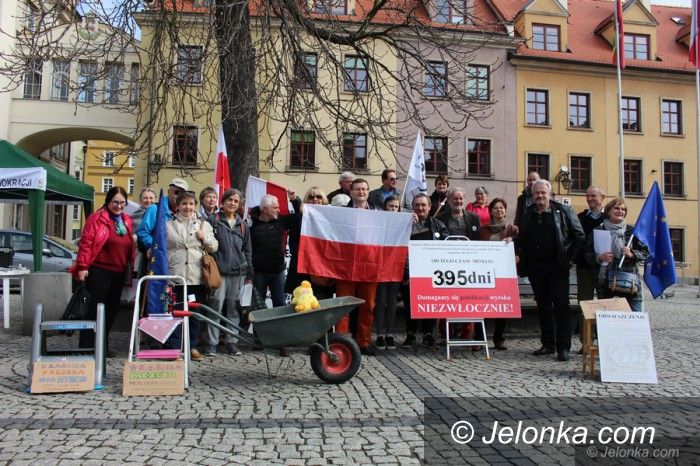 Jelenia Góra: Miesięcznice KOD–u związane z publikacją wyroku
