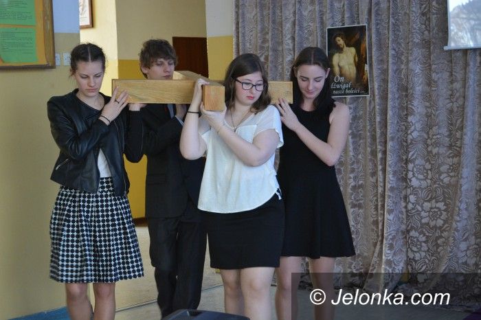 Jelenia Góra: Przygotowanie do świąt w ZSE i Gimnazjum nr 3