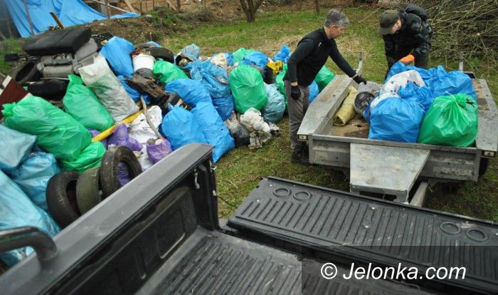 Region: Myśliwi sprzątają po „spacerowiczach”