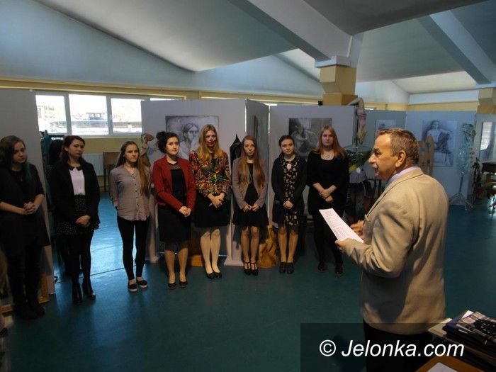 Jelenia Góra: Młodzi adepci sztuk plastycznych 