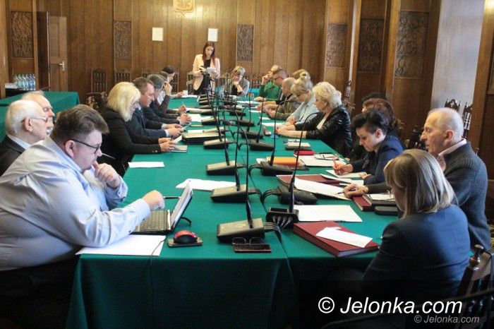 Jelenia Góra: Jest projekt grupy radnych ws. wymiany pieców