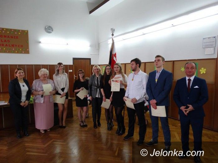 Jelenia Góra: „Ostatni dzwonek” zabrzmiał w Handlówce