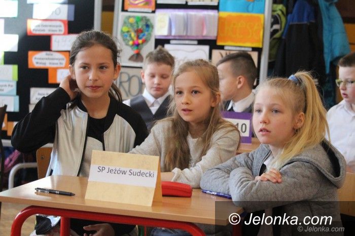 Jelenia Góra: „Omnibusiki” spotkały się w SP 8
