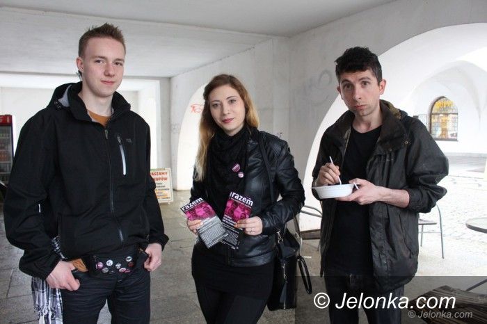 Jelenia Góra: Oferują jedzenie zamiast bomb