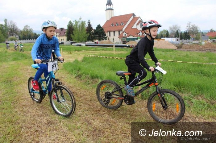 Jelenia Góra: Rodzinne ściganie na rowerach