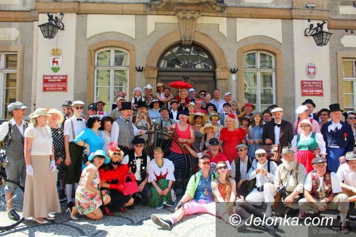 Jelenia Góra: Retro zabawa na rowerach